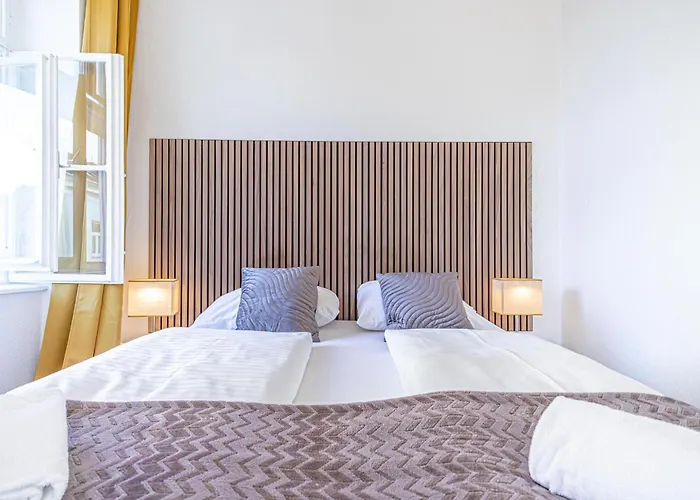 Modern 2-bedroom For 5 In Prime Location Apartment