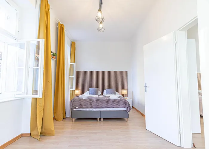 Modern 2-bedroom For 5 In Prime Location *